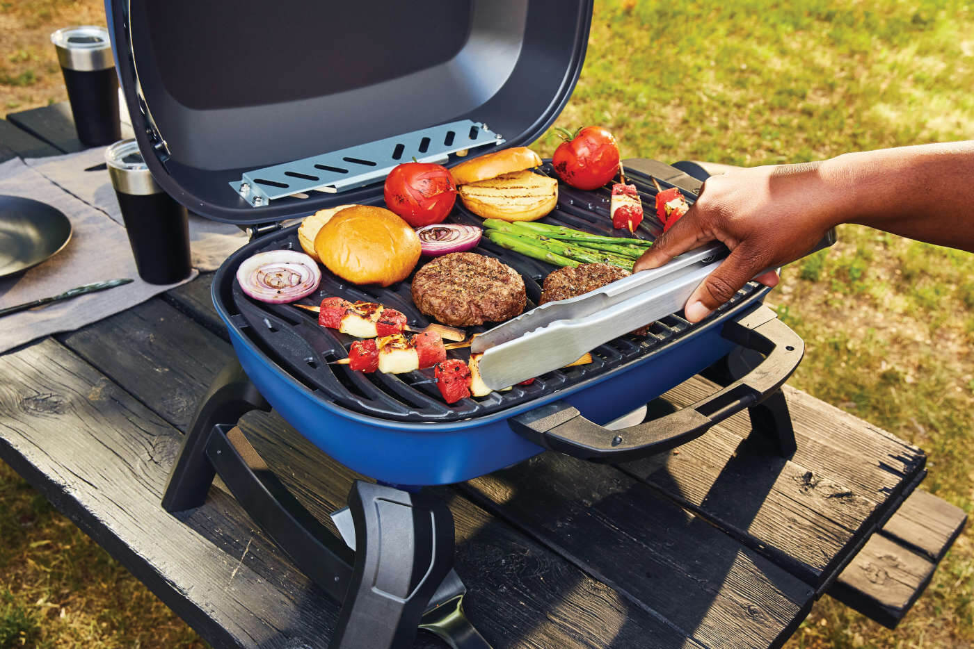 TravelQ™ 240 Portable Gas Grill 